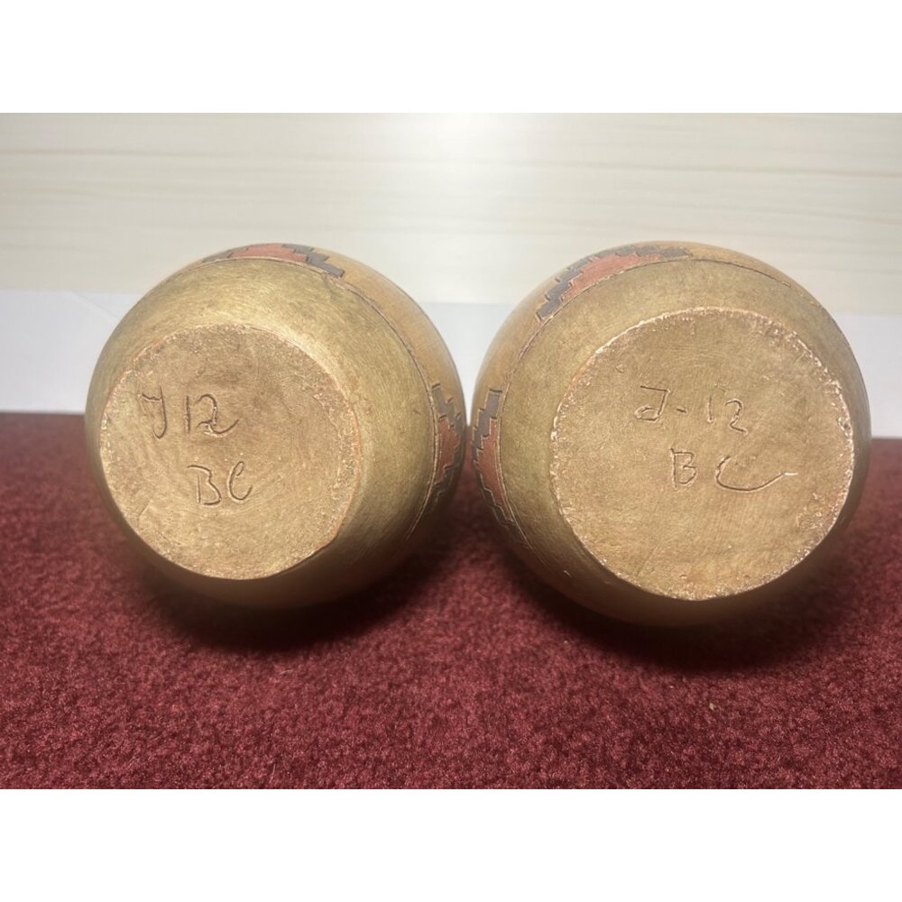 Signed Pottery Set Of 2 Aztec Mayan Wedding Vases Storytelling Matching - Picture 5 of 9